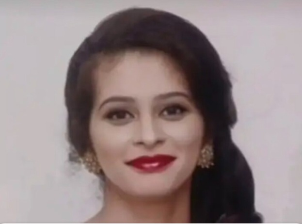 डा॰ मीनाक्षी ने किया सुसाइड, घर में मृत मिली  डा॰ पीयूष उनके दामाद का एक नर्स के साथ एक्स्ट्रा मैरिटल अफेयर - नीलम