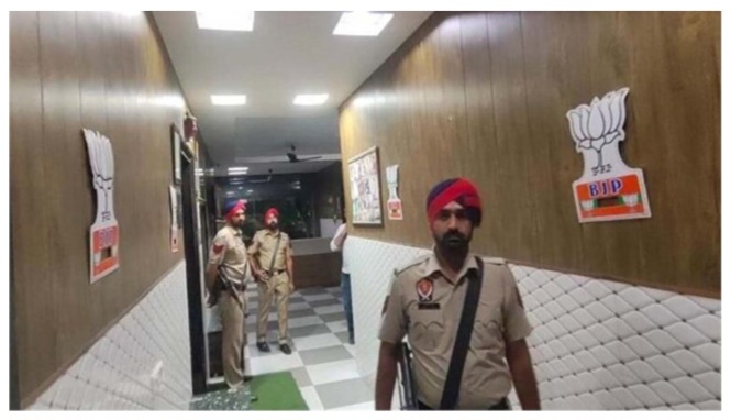 भाजपा नेता के क्लिनिक पर पैट्रोल बम से हमला