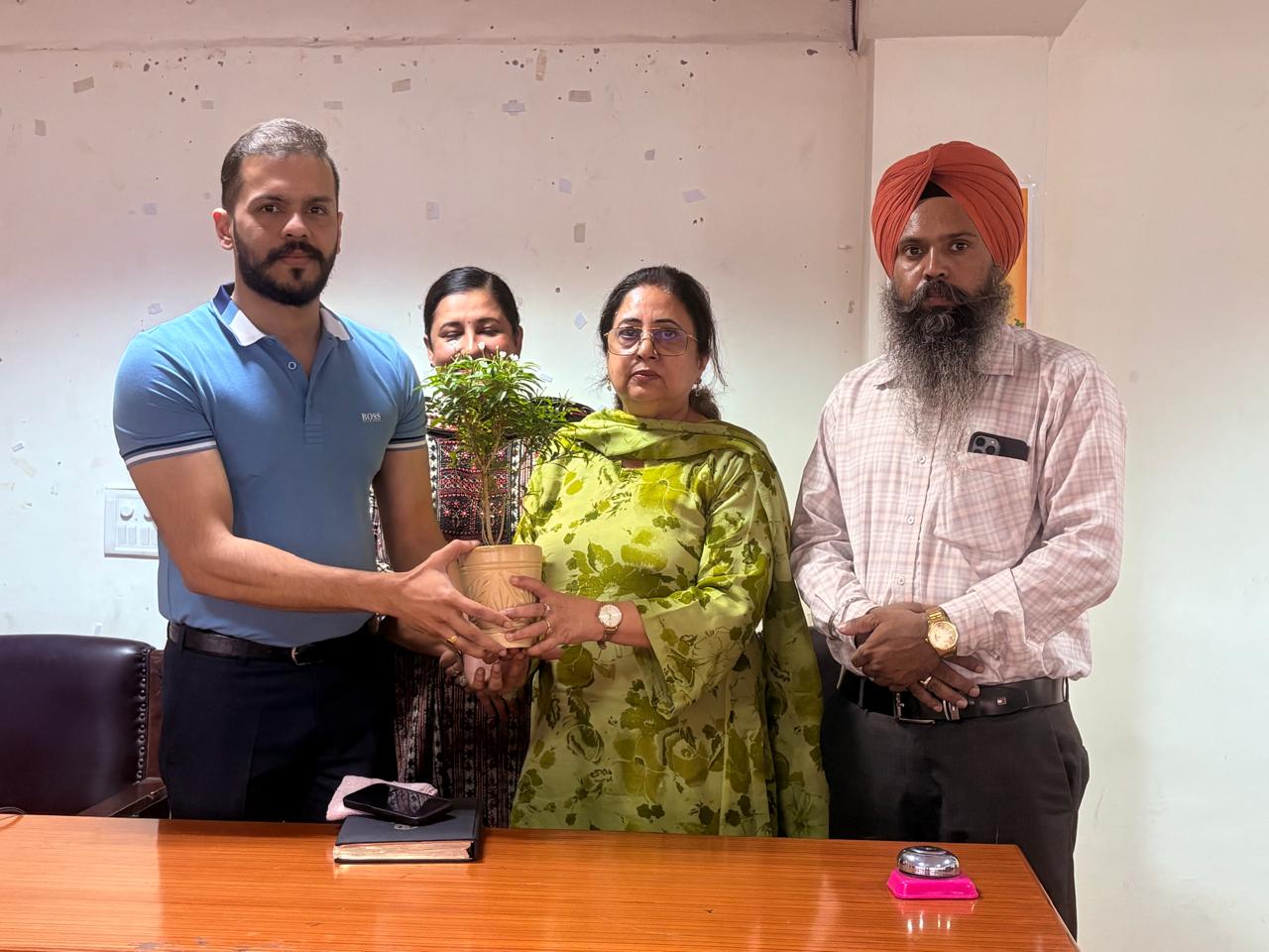 डिजिटल युग में आंखों के स्वास्थ्य के प्रति जागरूकता समय की मुख्य आवश्यकता  - प्रो. डॉ. नवजोत कौर