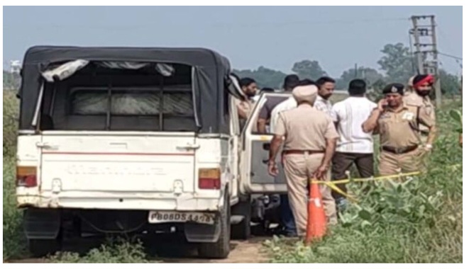 पुलिस मुठभेड़ में शूटर गिरफ्तार, पैर में लगी गोली  पुलिस को कई केसों में वांटेड था आरोपी