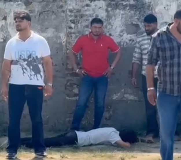 बीएमएस फैशन शोरूम फायरिंग केस