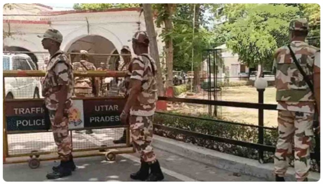 पुलिस कमिश्नर दफ्तर को हथियारबंद कमांडो ने घेरा - पुलिस कर्मियों में मचा हड़कंप