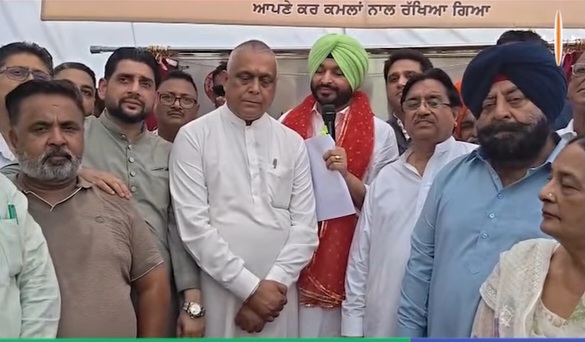 केन्द्रीय रेल राज्यमंत्री रवनीत सिंह को सम्मानित किया
