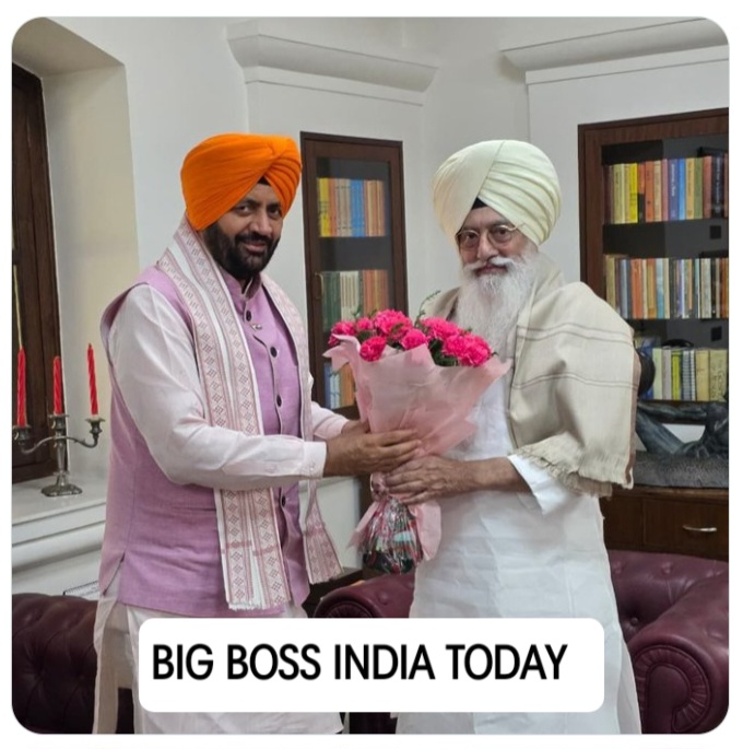 हरियाणा के मुख्यमंत्री नायब सिंह सैनी ब्यास डेरा प्रमुख बाबा गुरिंदर सिंह ढिल्लों से मिले