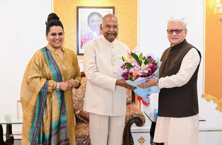 पूर्व राष्ट्रपति रामनाथ कोविंद ने की महाराष्ट्र के राज्यपाल जिष्णु देव वर्मा  से मुलाकात